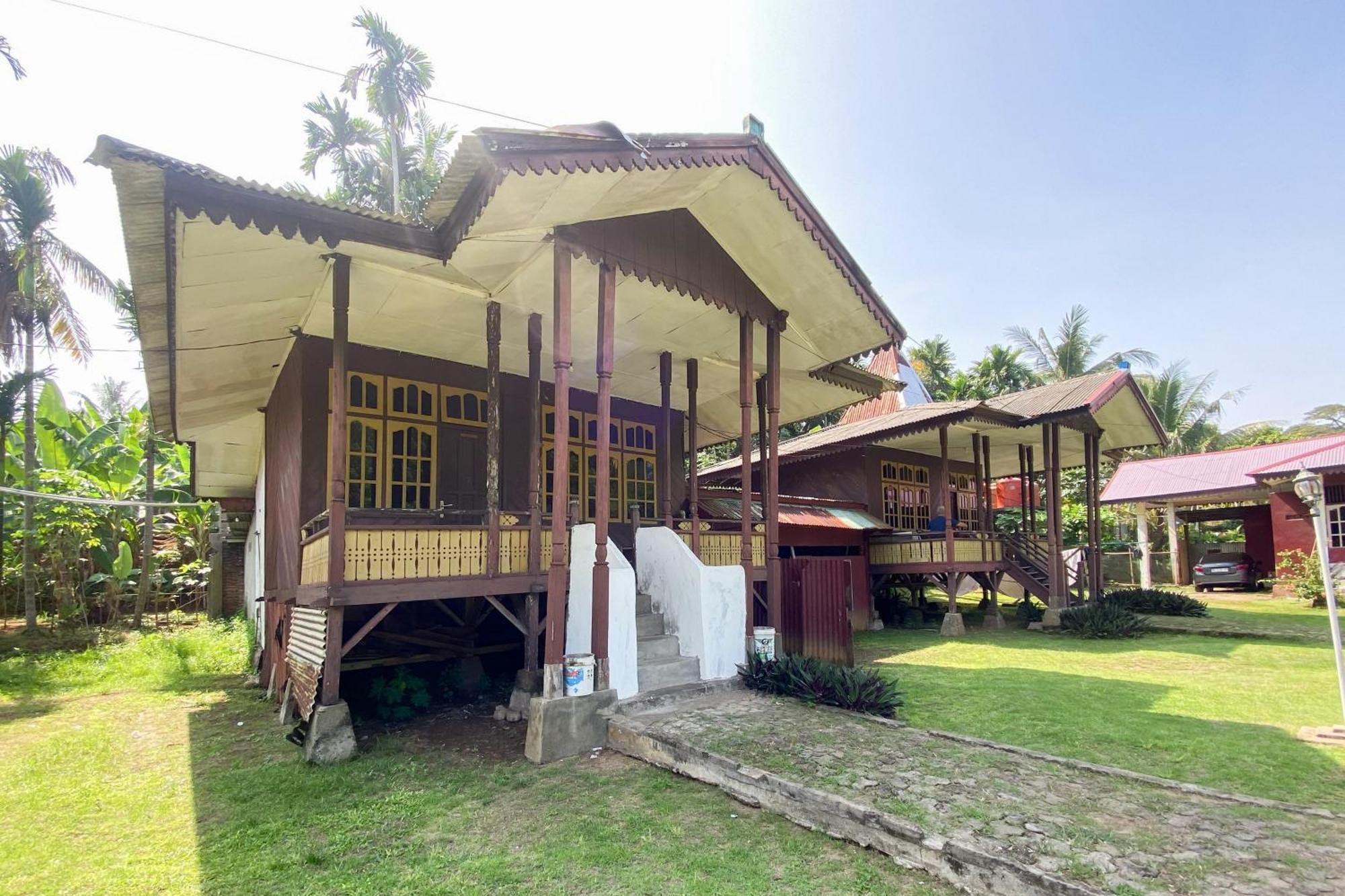 Hotel Pantai Panjang Bengkulu Redpartner Экстерьер фото